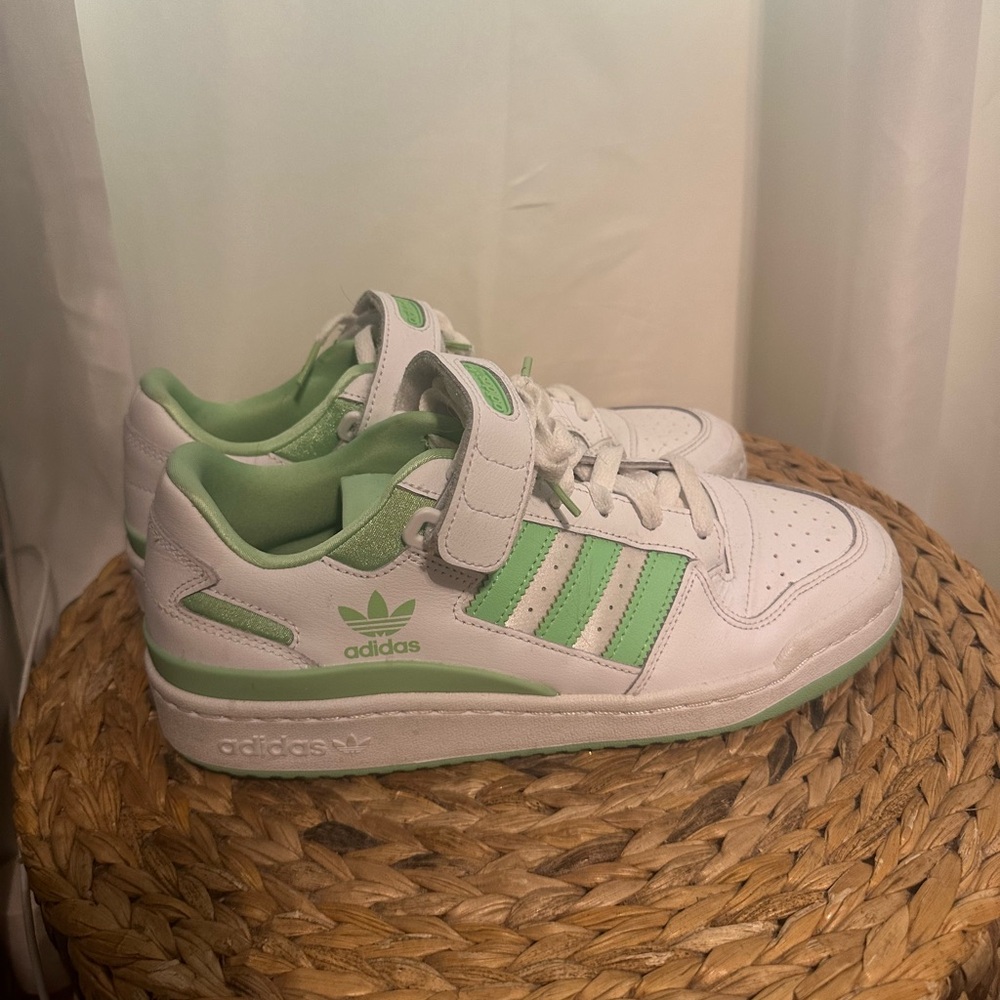 Adidas Women’s Forum Low OG Mint green & White